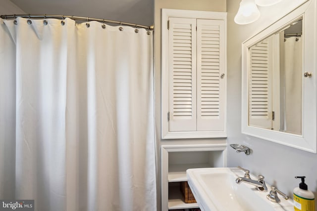 bathroom with sink