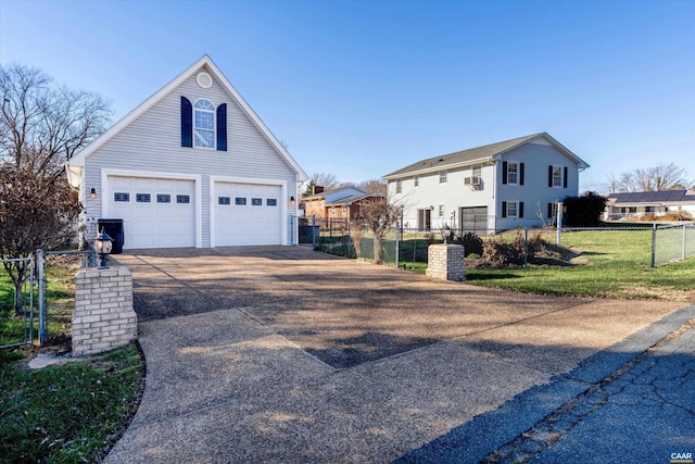 view of front of home featuring a front lawn