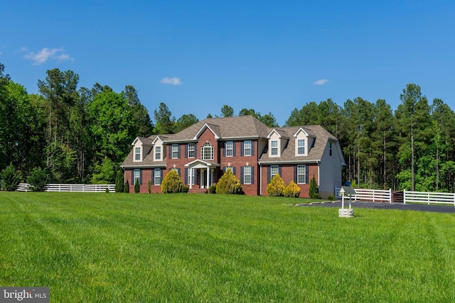 view of front of house featuring a front yard