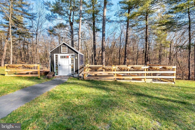 view of yard with a shed