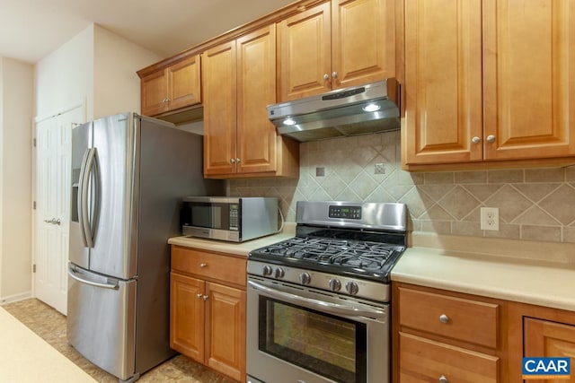 kitchen with decorative backsplash and stainless steel appliances