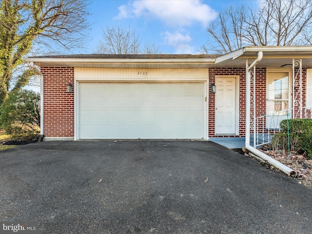 garage featuring covered porch