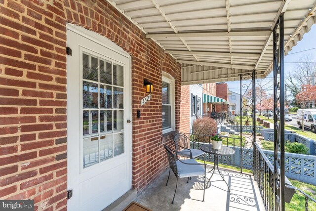 balcony with a porch