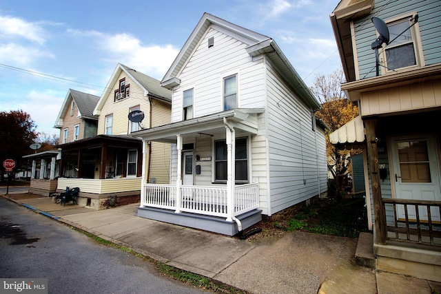 view of front facade featuring covered porch