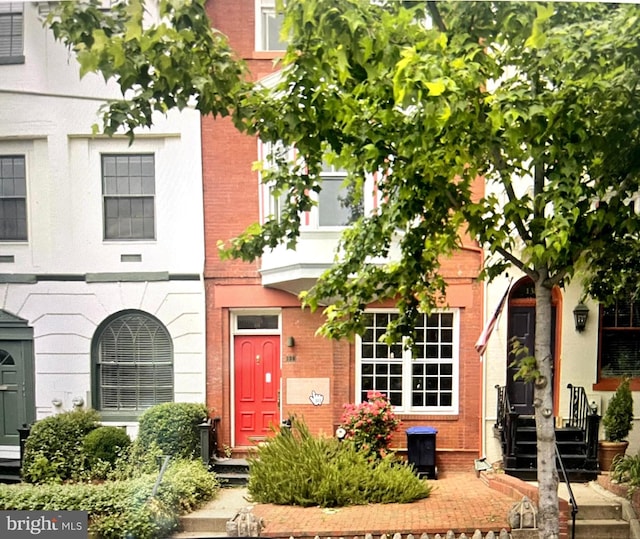 view of front of house