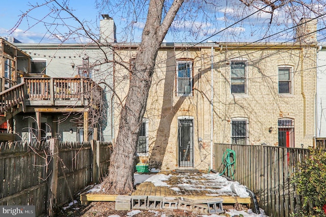 view of front of property featuring a deck