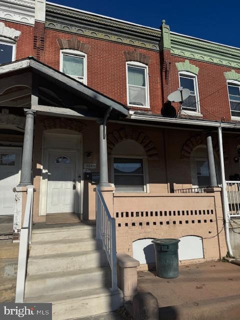 view of townhome / multi-family property