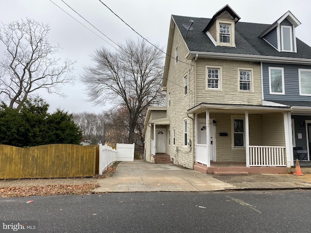 view of front facade with covered porch