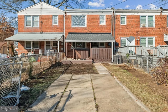 view of front of home with covered porch