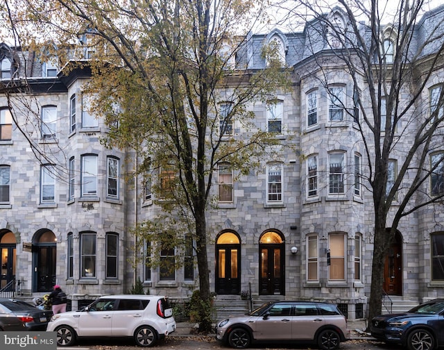 view of front facade