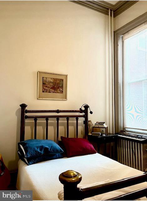 2112 Pine St Unit 1, Philadelphia, PA 19103 - bedroom with radiator