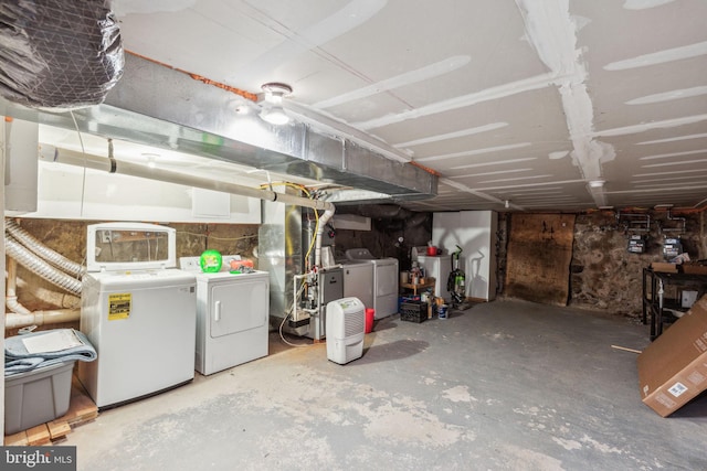 basement featuring independent washer and dryer