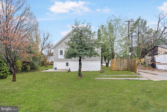 view of yard featuring a garage