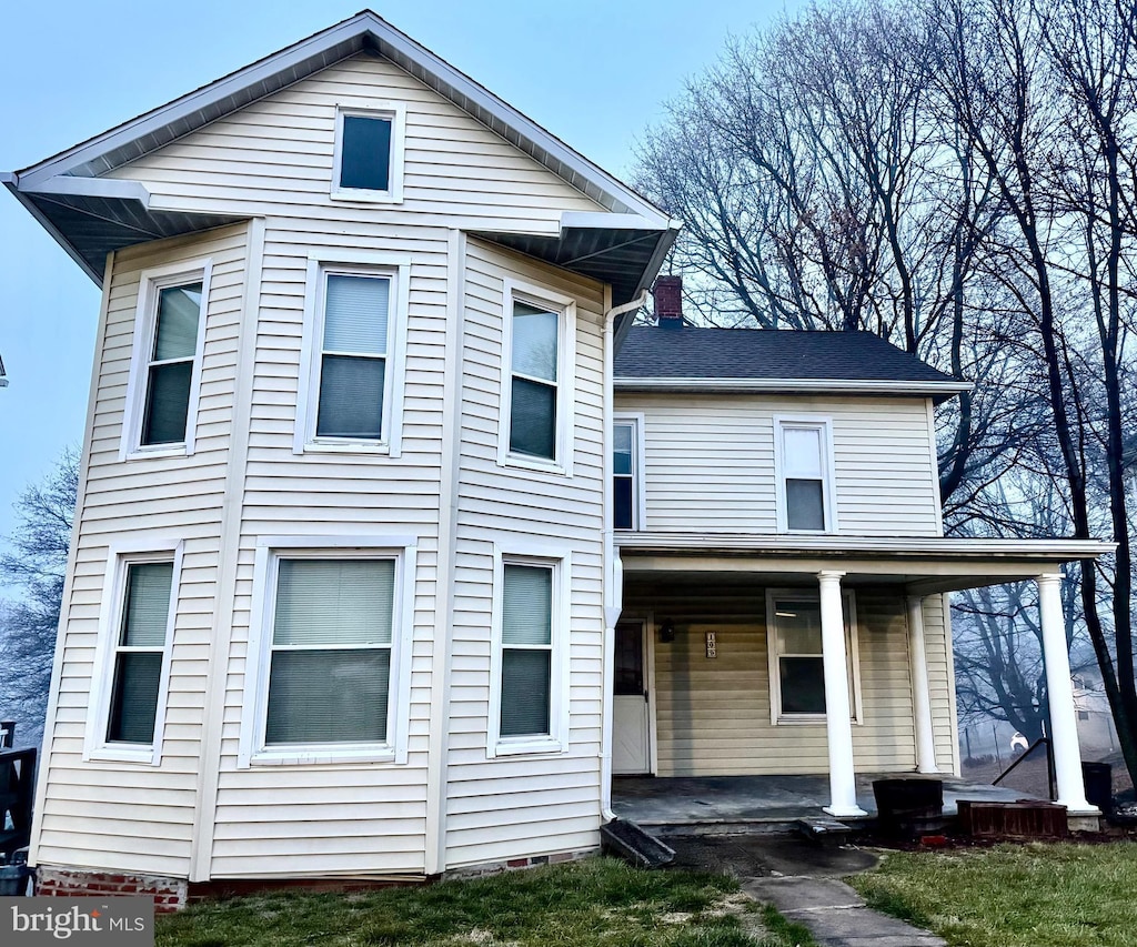 view of front of house with covered porch