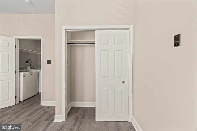 closet featuring washing machine and dryer