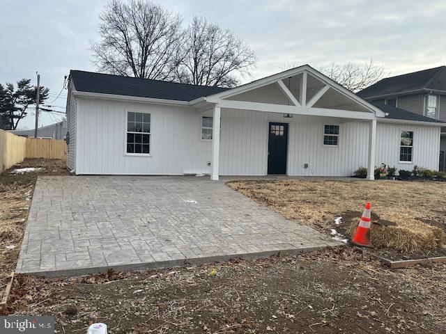 view of front of house