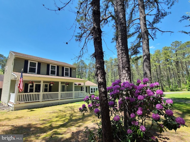 view of front of house with a front yard