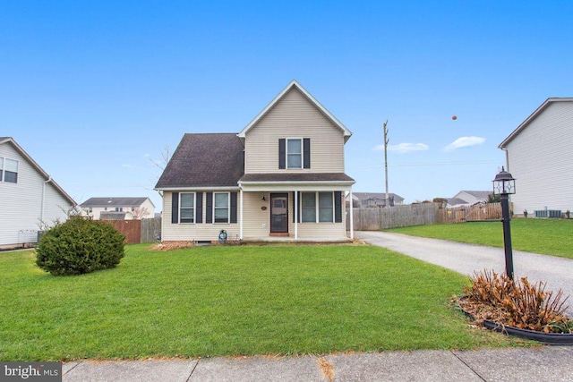 view of front of property featuring a front lawn