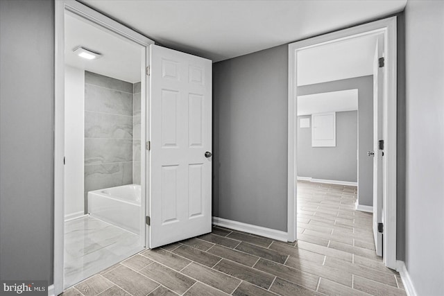 bathroom with tiled shower / bath