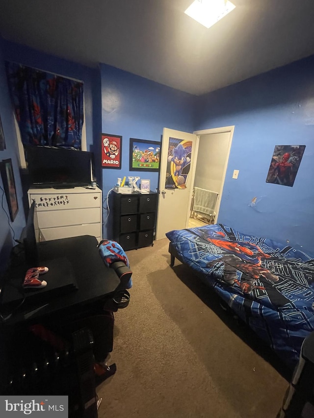 bedroom featuring carpet floors