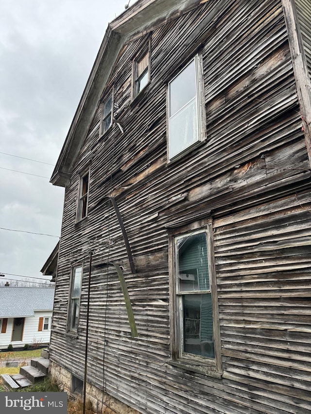 view of home's exterior