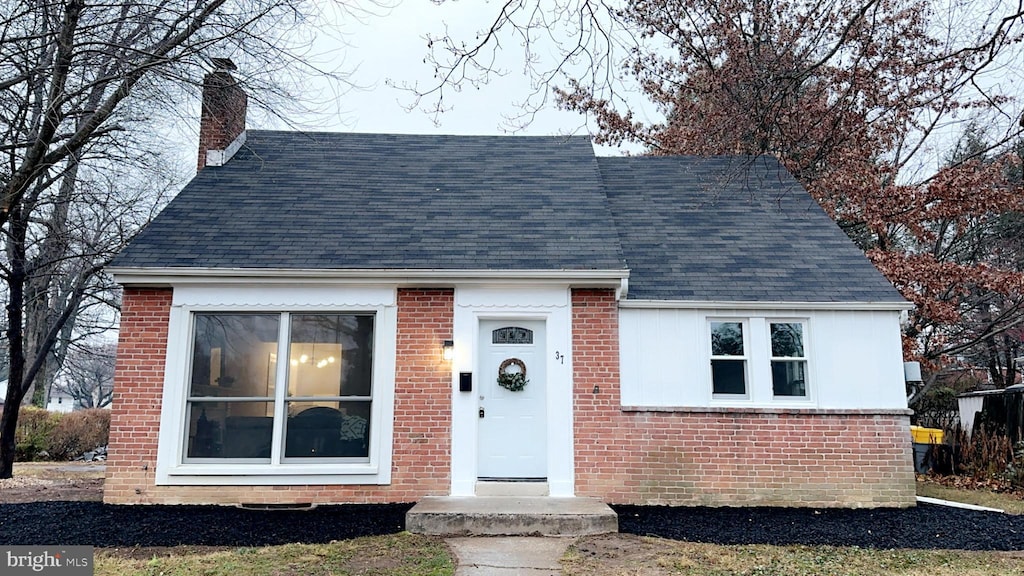 view of front facade