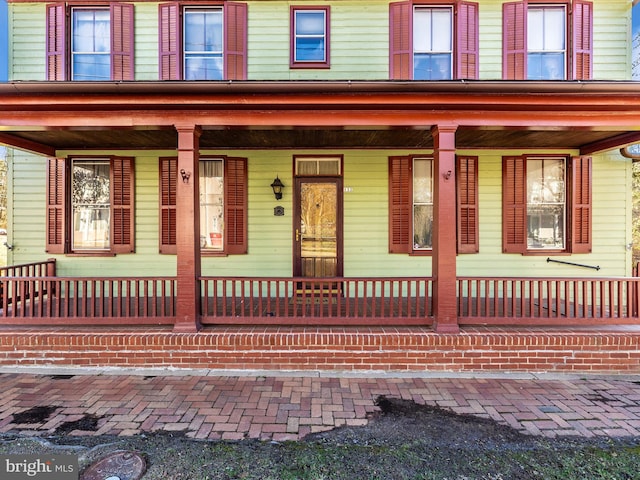 view of front of home featuring a porch