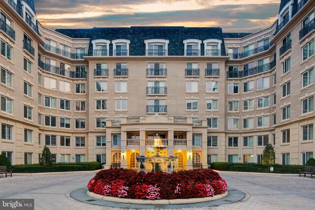 5 Park Pl Unit 102, Annapolis, MD 21401 - view of property at dusk