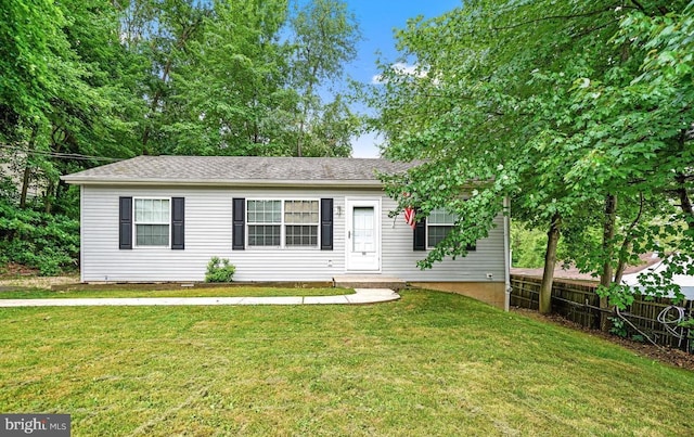 view of front facade with a front lawn