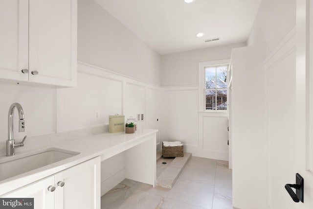 bathroom with sink