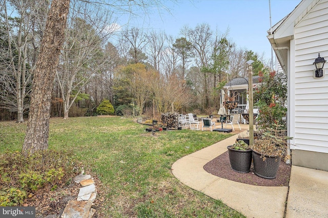 view of yard with a patio