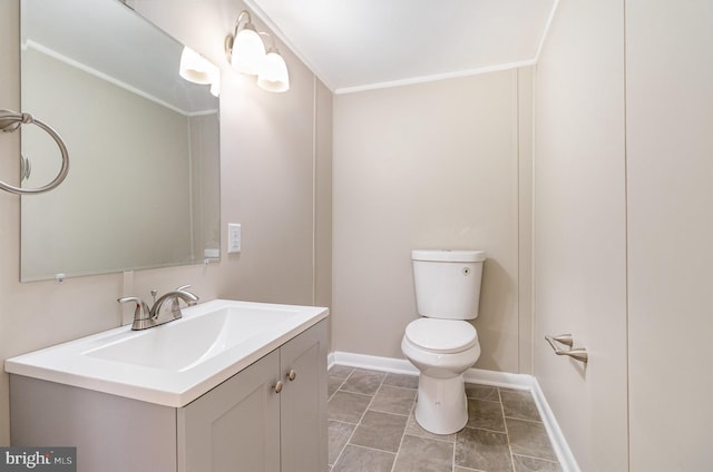 125 Evergreen St, Hummelstown, PA 17036 - bathroom featuring toilet, baseboards, crown molding, and vanity