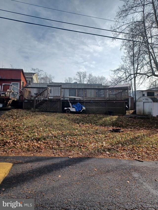 81-37 Forest Ln, Falling Waters, WV 25419