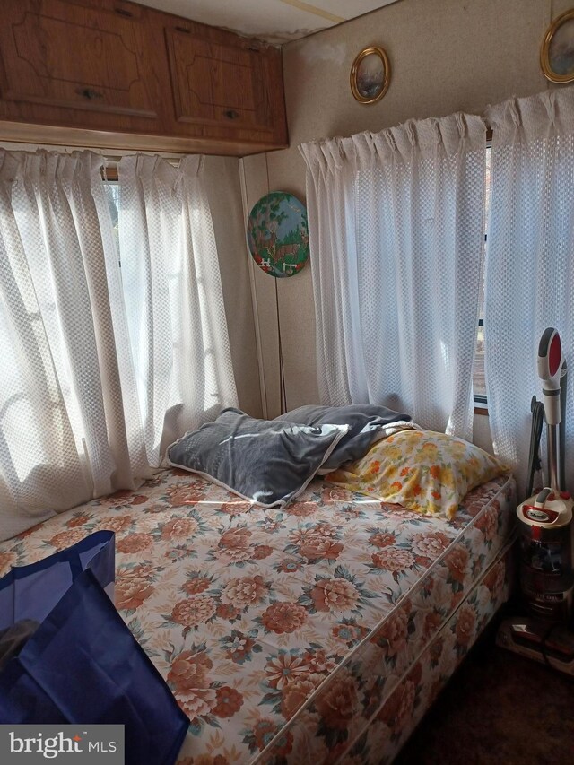 81-37 Forest Ln, Falling Waters, WV 25419