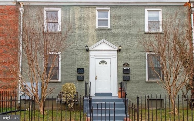 view of front of property