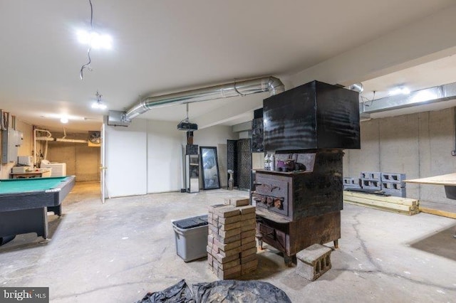 garage featuring washer / dryer