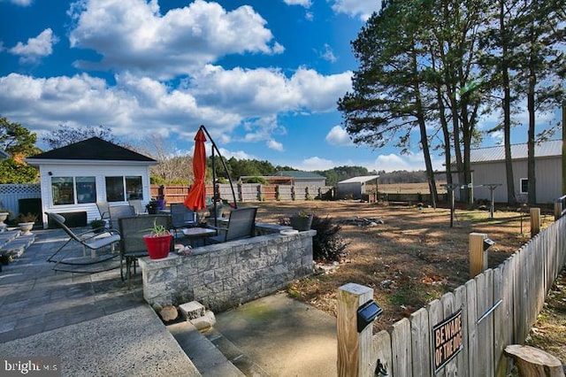 view of yard featuring a patio