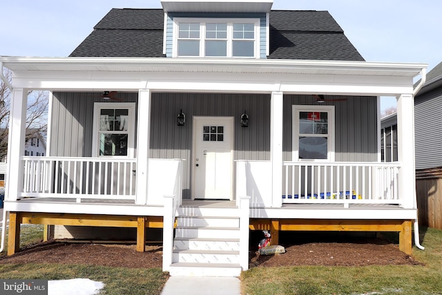 view of front of property featuring covered porch