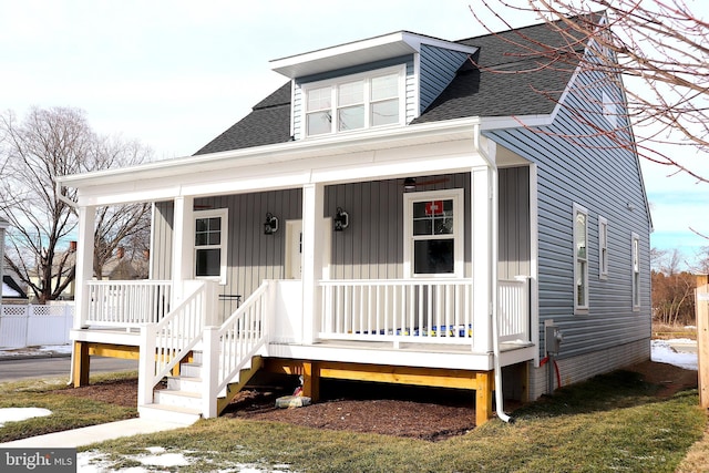 view of front of property with covered porch