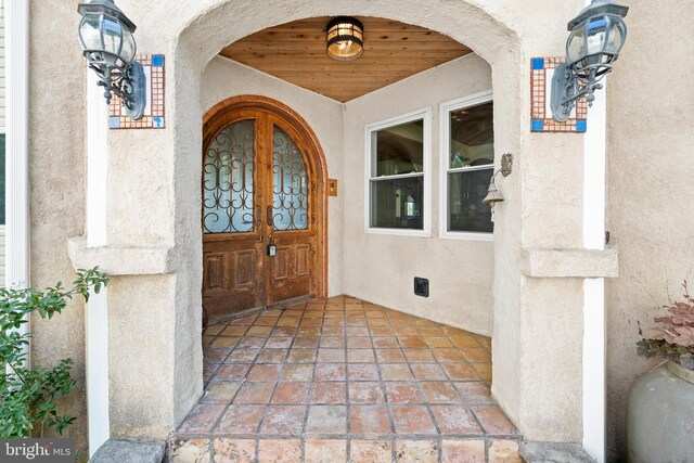 12330 Potomac View Rd, Newburg, MD 20664 - doorway to property featuring stucco siding and crawl space