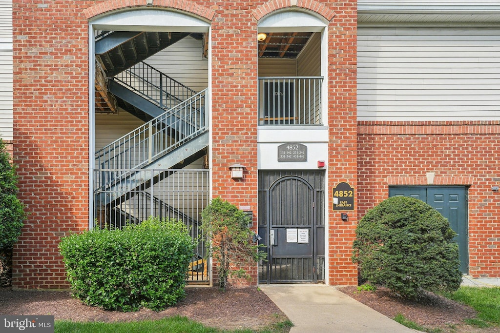 view of property entrance