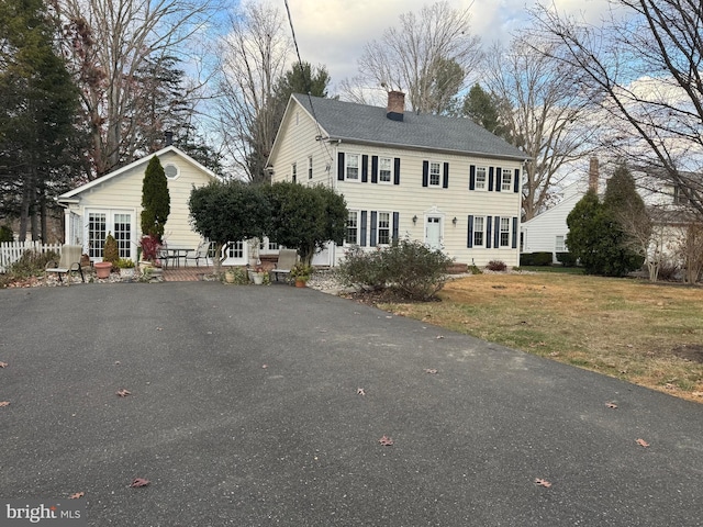 view of front of house with a front yard