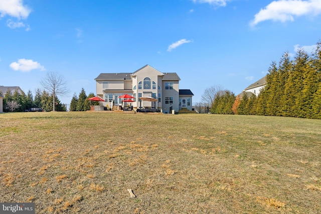 6616 Osborne Hill Dr, Upper Marlboro, MD 20772 - back of house with a yard