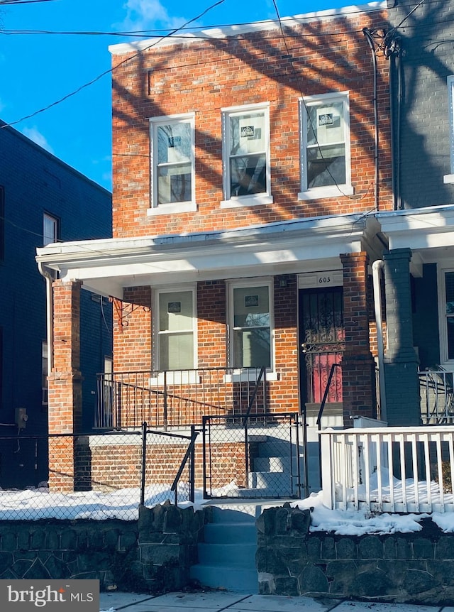 view of front of property featuring a porch