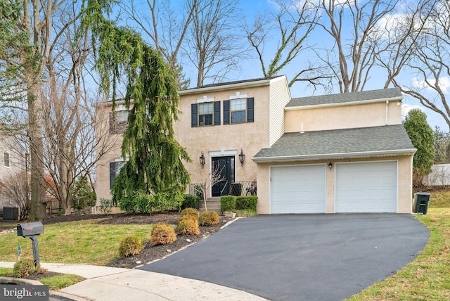 view of front of house featuring a front lawn