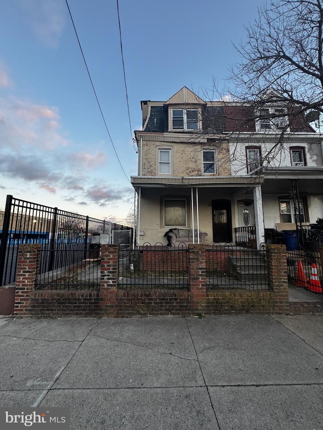 view of front of home with covered porch