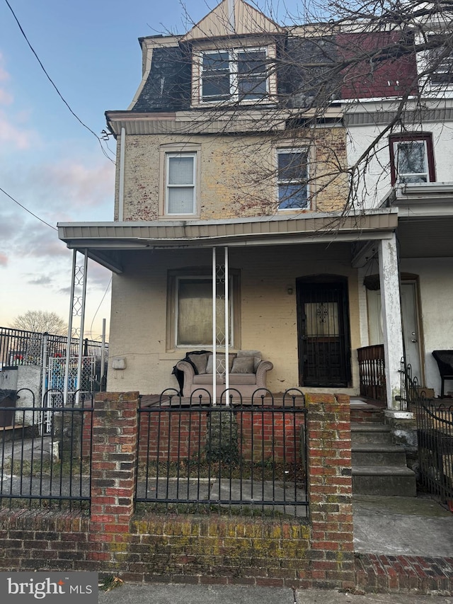 view of front of house featuring covered porch