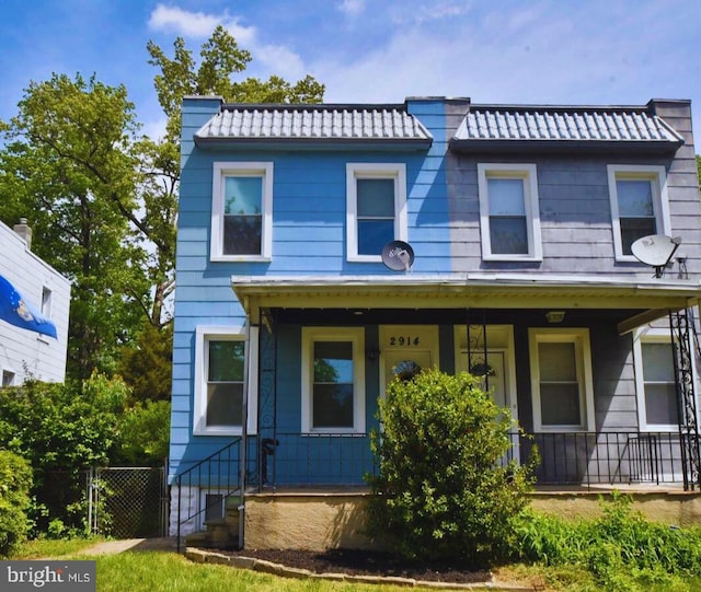 view of front of house with a porch