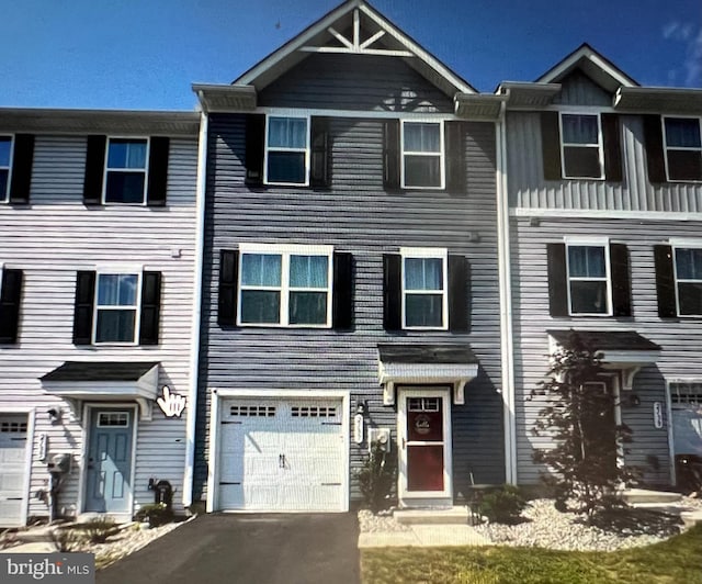 2137 Cross Country Rd, Northampton, PA 18067 - multi unit property featuring a garage