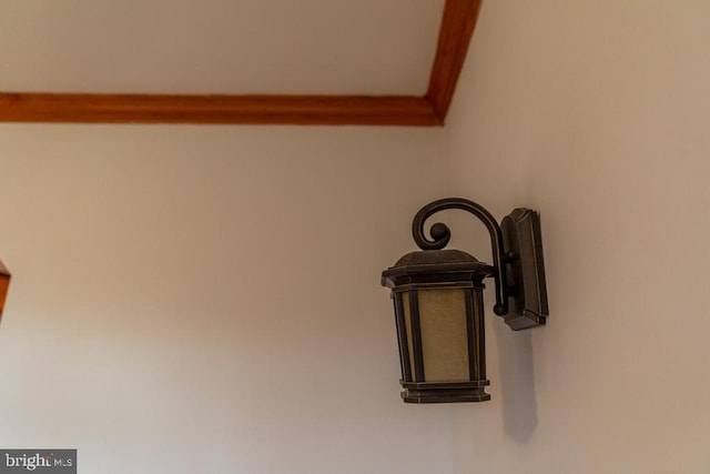 interior details with ornamental molding